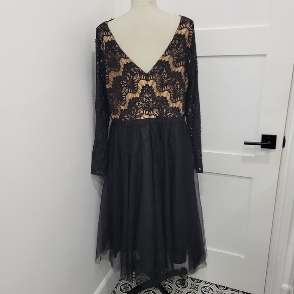 City Chic Women' Black Rare Beauty  Lace Bodice Long Sleeve Dress Size M/18 - Picture 7 of 15